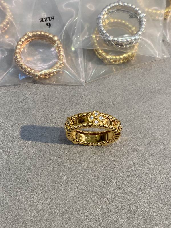 Van Cleef & Arpels ring 03lyh29